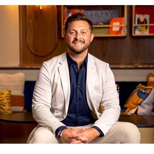 Meet your Posher, Daniel